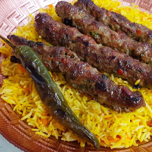 كباب على الفحم مع ارز أو شيبس